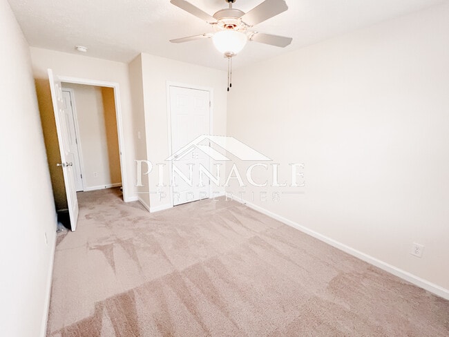 Bedroom - 106 Colonnade St