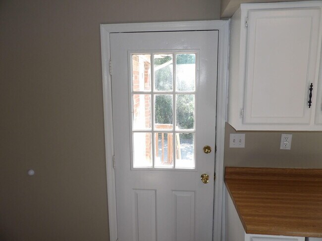 Building Photo - 75 Ashwood Ct