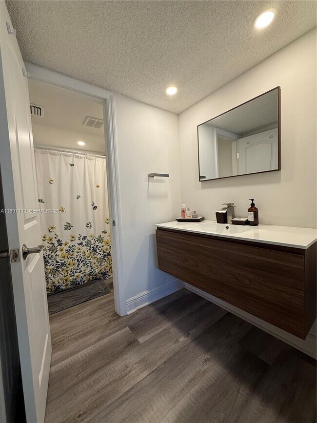 Building Photo - 2634 SE 21st Ct