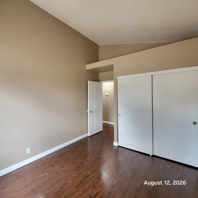 Building Photo - 5044 S Rainbow Blvd