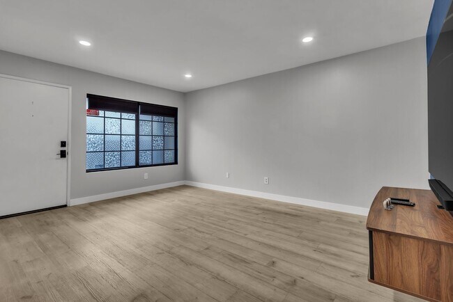 Building Photo - 3097 W Cheryllyn Ln