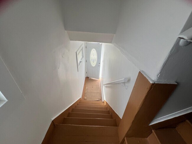 Building Photo - 5 Colorado Ave