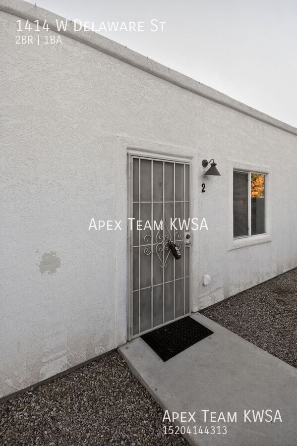 Building Photo - 1414 W Delaware St