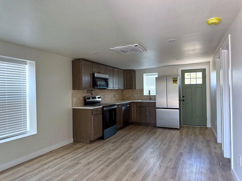 Building Photo - 1804 Slate Ave NW