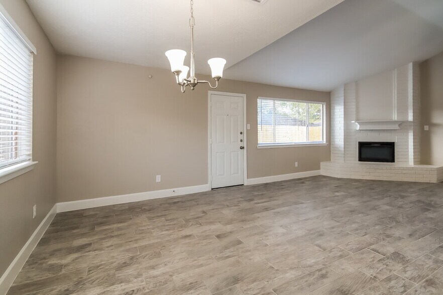 Building Photo - 1814 Pilgrims Point Dr