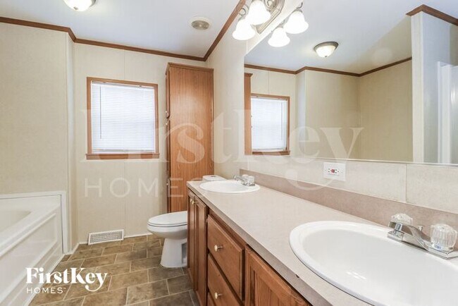 Building Photo - 649 Diamond Loop