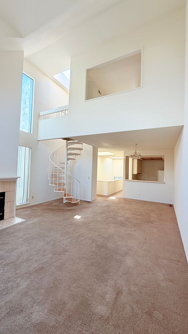 Building Photo - 15 Invincible Ct