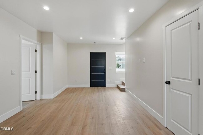 Building Photo - 6708 Riverton Ave