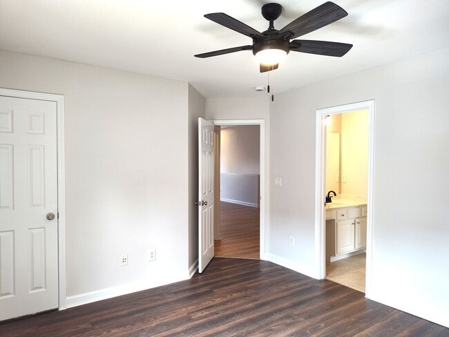 Building Photo - Stunning 2 Story, 4 Bedroom, 4.5 Bath Home Located in the Bridgemill Community in SC!