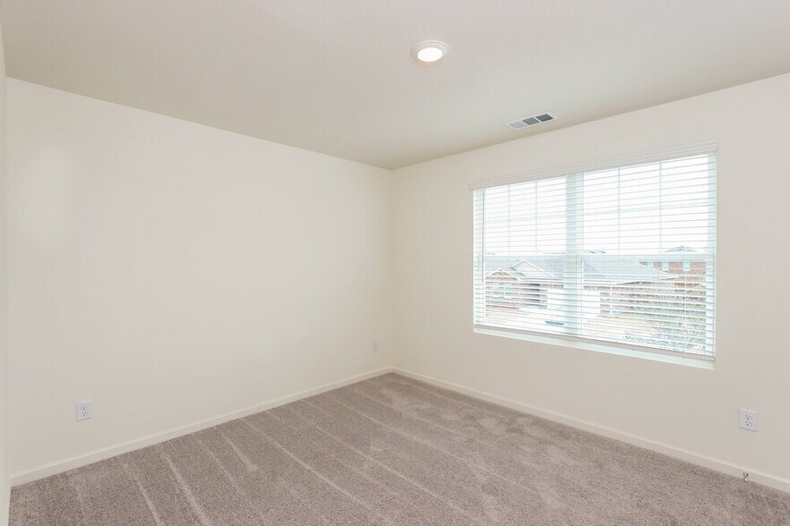 Building Photo - 1818 Sandlin Dr