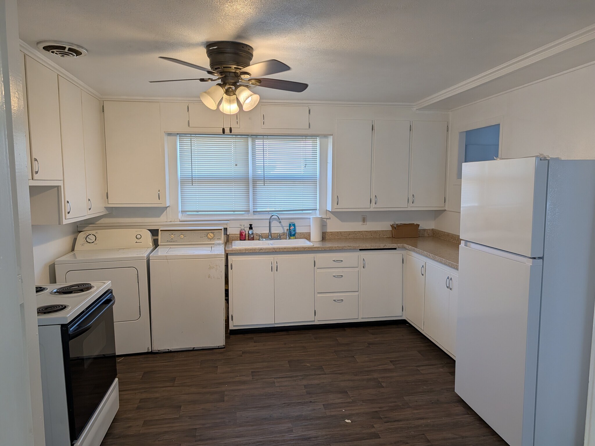 Building Photo - 1204 S 13th St