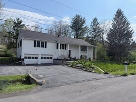 Building Photo - 33 Meadowlark Dr