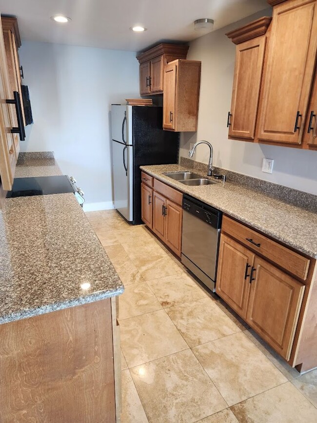 Building Photo - Remodeled 1 Bedroom Condo in the Heart of ...