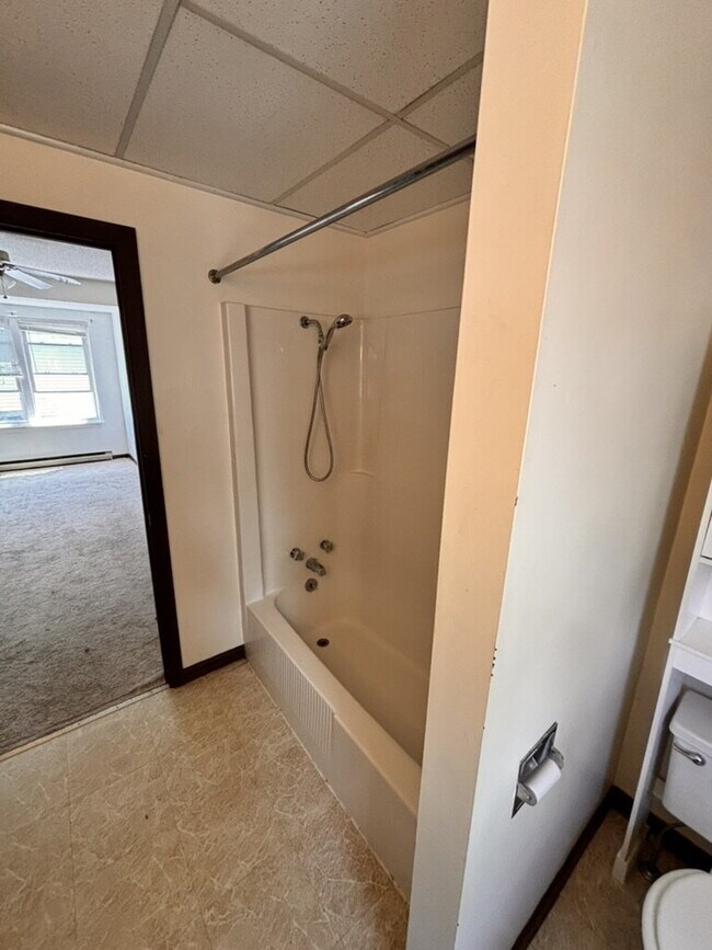 Building Photo - No more commute! Large 2 unit with parking...