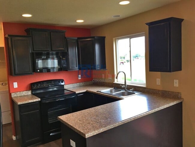 Building Photo - 2360 Sierra Springs Dr