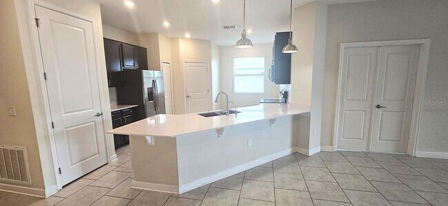 Building Photo - 212 Bergamot Lp