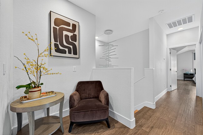 Building Photo - 10021 Hillside Bayou Dr