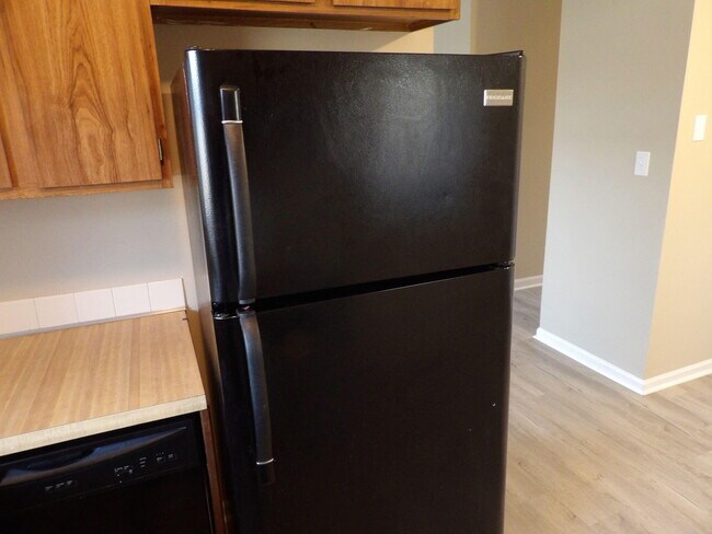 Building Photo - 115 Potomac Ct