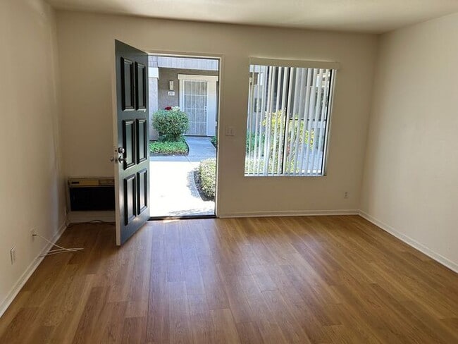 Building Photo - GREAT 1BD 1BA CONDO FOR LEASE!