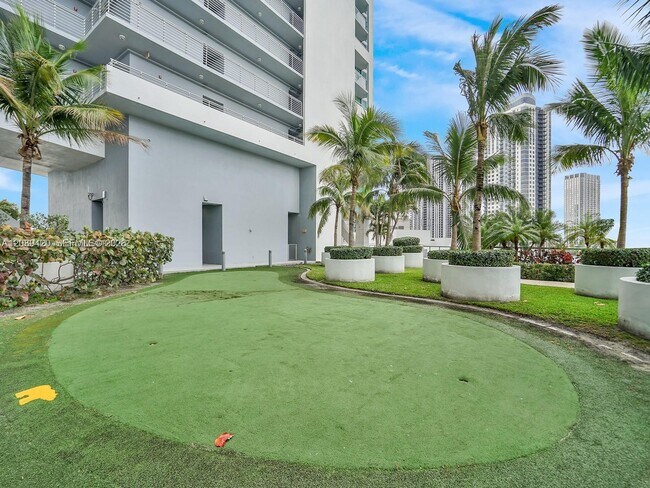 Building Photo - 888 Biscayne Blvd