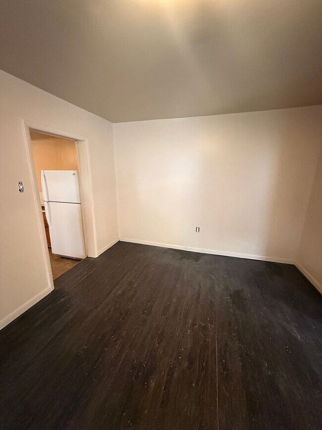 Building Photo - 2 bedroom possibly 3 with oversized Garage/Work Shop in Newville