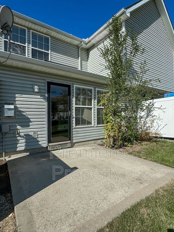 Building Photo - 8119 N Elmwood Ave