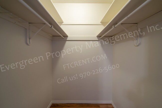 Building Photo - 1428 S California Ave