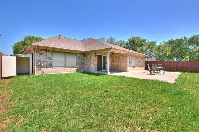 Building Photo - 17820 Park Valley Dr
