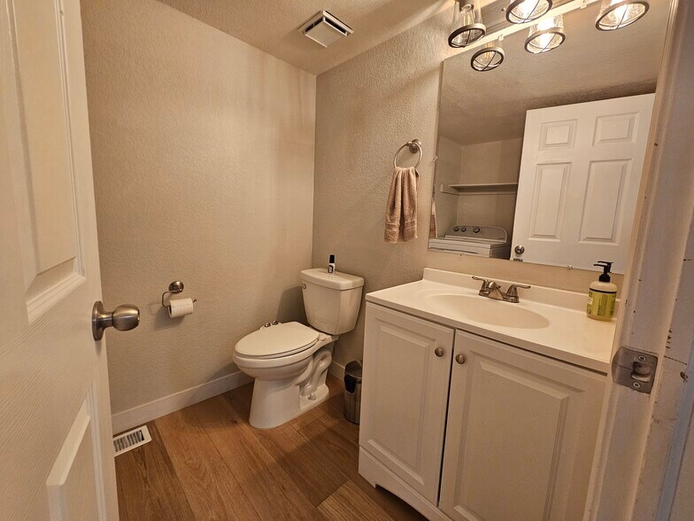 Building Photo - 4655 Badlands Ct