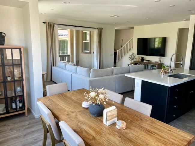 Building Photo - 1601 Santa Carolina