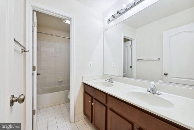 Building Photo - 25148 Sweet Myrtle Square