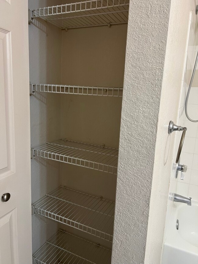 Building Photo - 5934 Brickleberry Ln