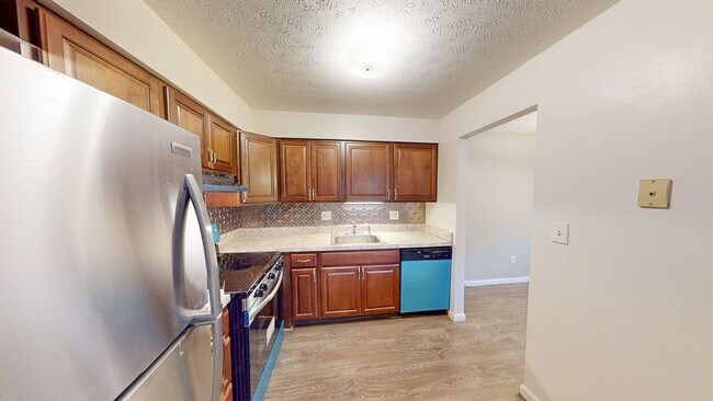 Building Photo - 5285 Portland St