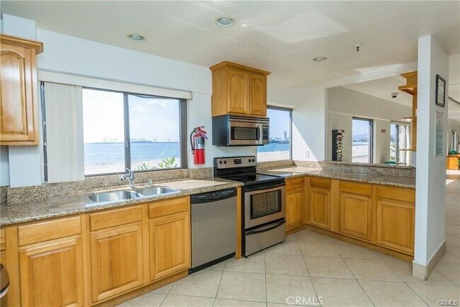 Building Photo - 1750 E Ocean Blvd