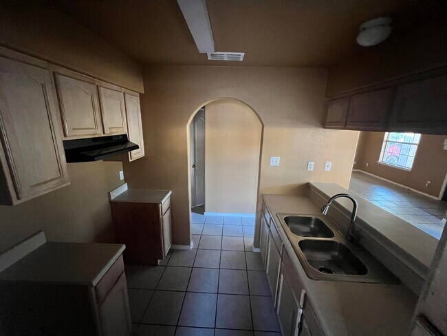 Building Photo - 3423 Pecan St