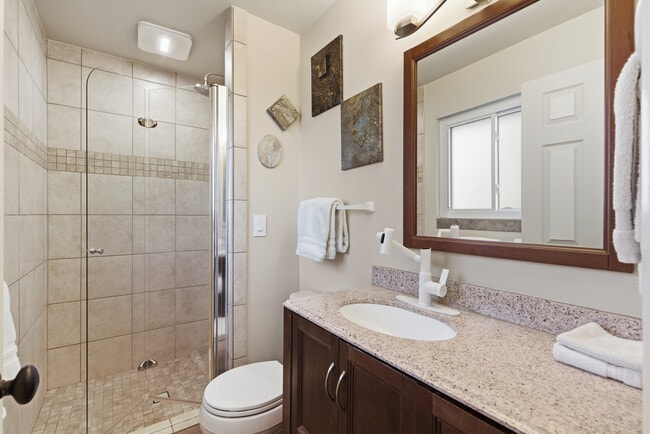 Building Photo - 8682 Alpen Cir