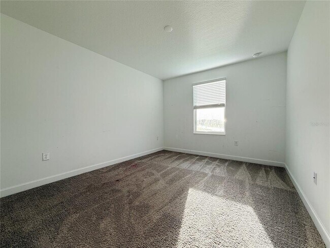 Building Photo - 5001 Center Ct