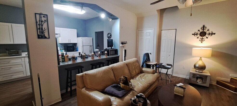 Building Photo - 5007 Sunridge Palms Dr