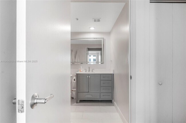 Building Photo - 335 S Biscayne Blvd