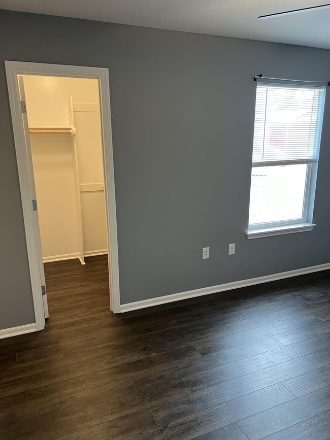 Building Photo - 891 W Gay St