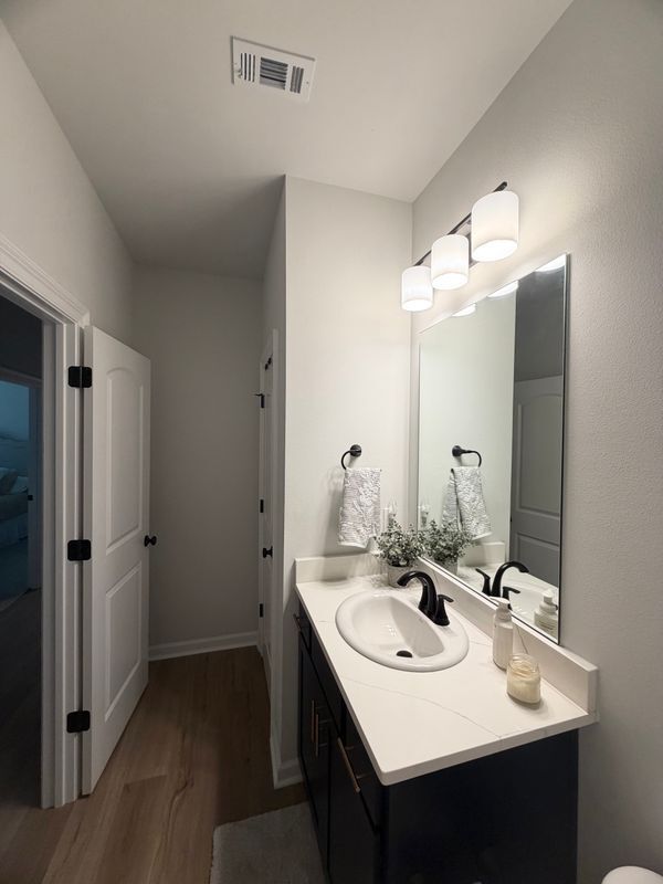 Building Photo - 106 Lightbourne Dr