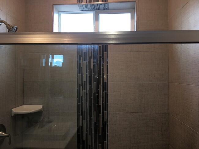 Building Photo - NW Reno Luxury End Unit Townhouse - On the...
