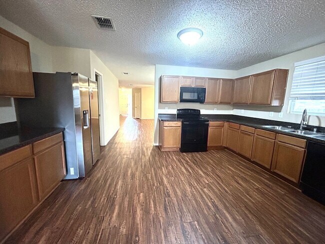 Building Photo - 3516 Clydesdale Dr