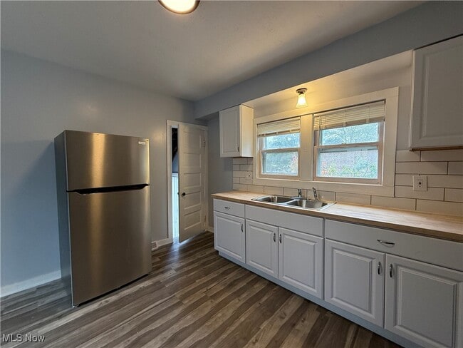 Building Photo - 1305 Curtis St