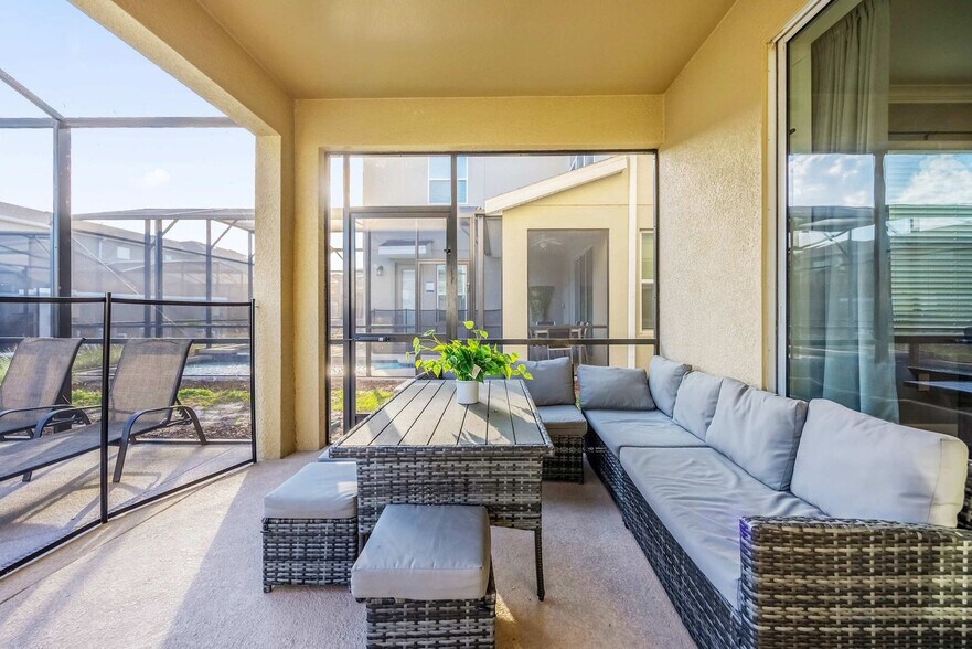 Building Photo - 4330 Rhyme St