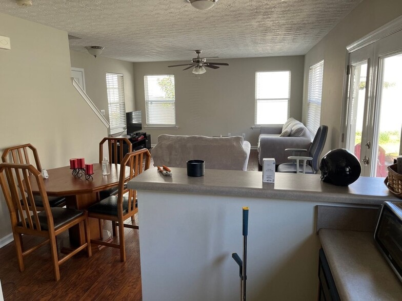 Building Photo - 259 Hiawassee Dr