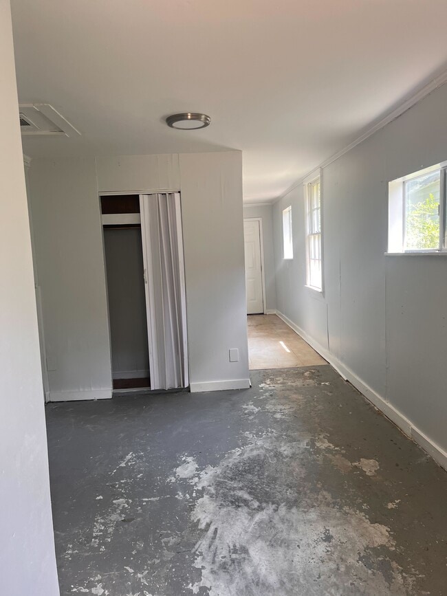 Building Photo - 534 Avalon Rd