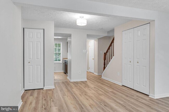 Building Photo - 8483 Aurora Ct