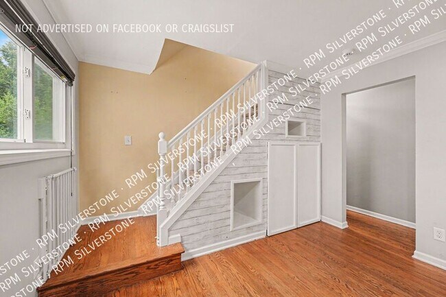 Building Photo - 8600 Russell-