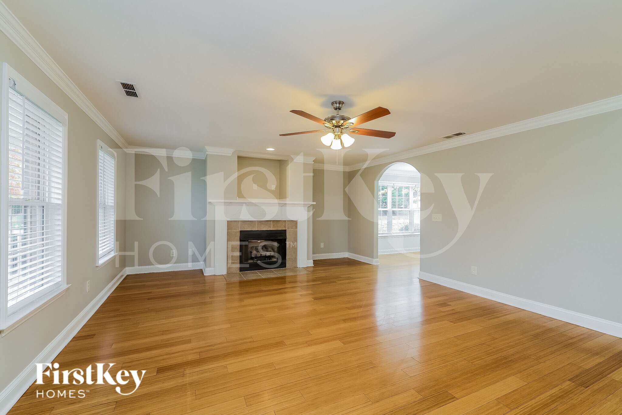 Building Photo - 5819 Willowdale Dr
